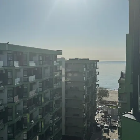 Apartment Sunnyescape Alezzi Navodari